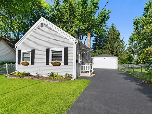 315 E 2nd St, Dundee, IL 60118