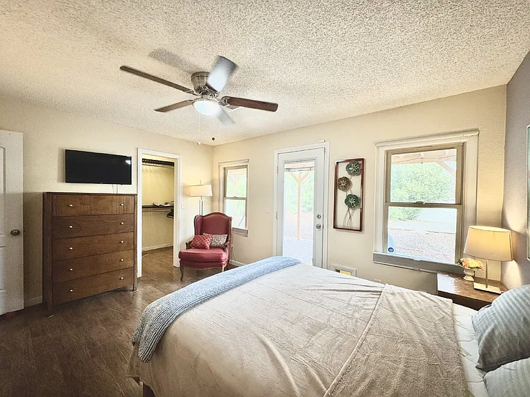 525 Tabony Ave — Photo 20