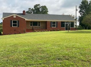 819 Old Smith Chapel Rd, Mount Olive, NC 28365