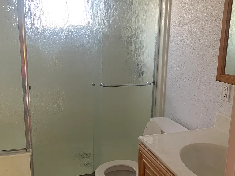 Jasmine Ave — Photo 5