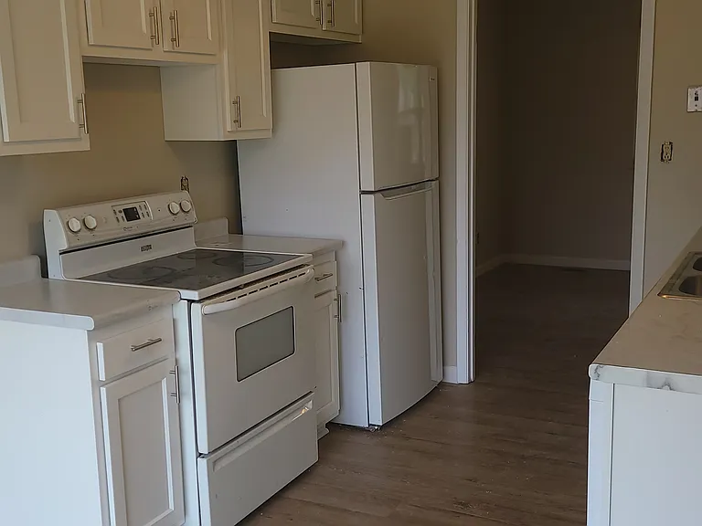 35 Catalpa Dr — Photo 7