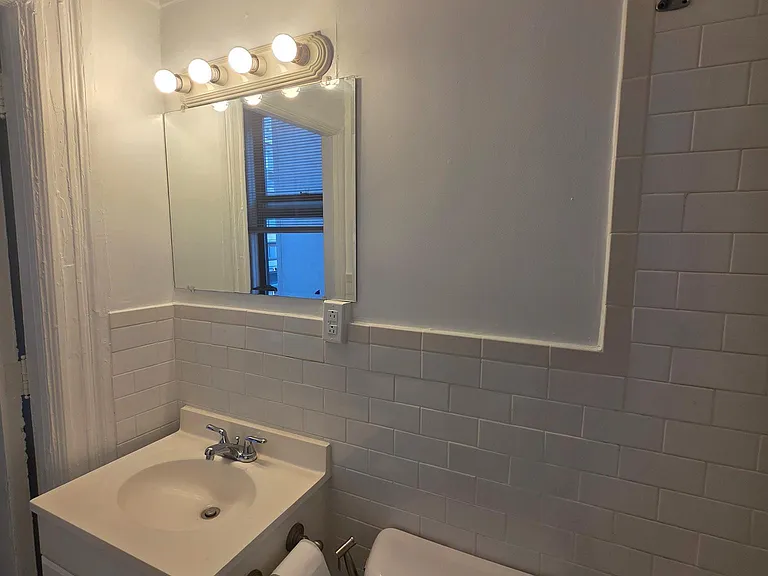 1324 Locust St #412 — Photo 15