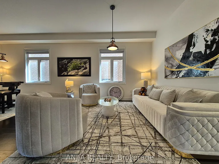 50 Meadow Vista Cres #UPPER — Photo 10