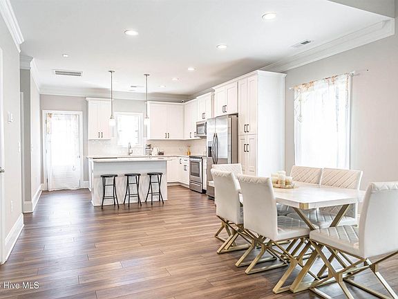4th image of 315 Mashie Ct