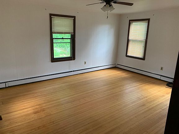 3rd image of 9 Church St Unit 1