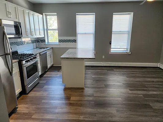 Rented by East Coast Realty Partners LLC | media 11