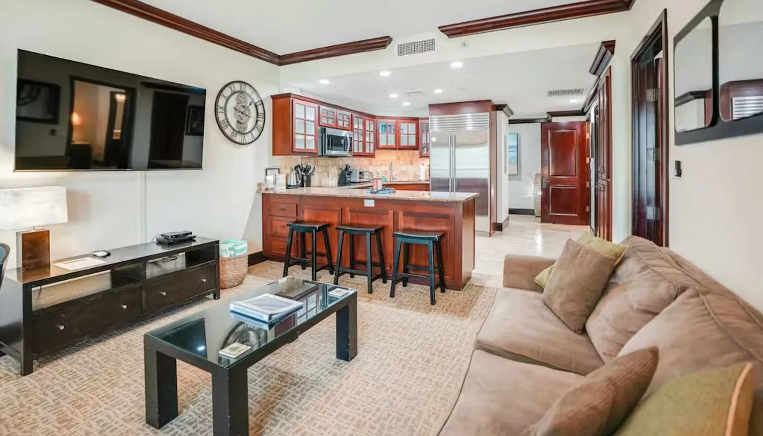 1 bed, 2.0 bath, 839 sqft, $22,880 — Photo 3