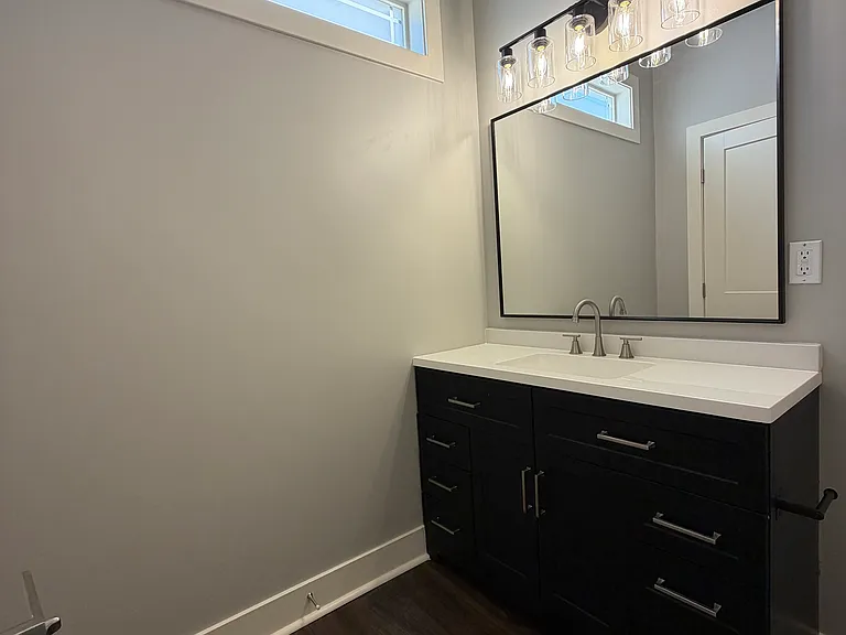 302 N State Ave — Photo 12