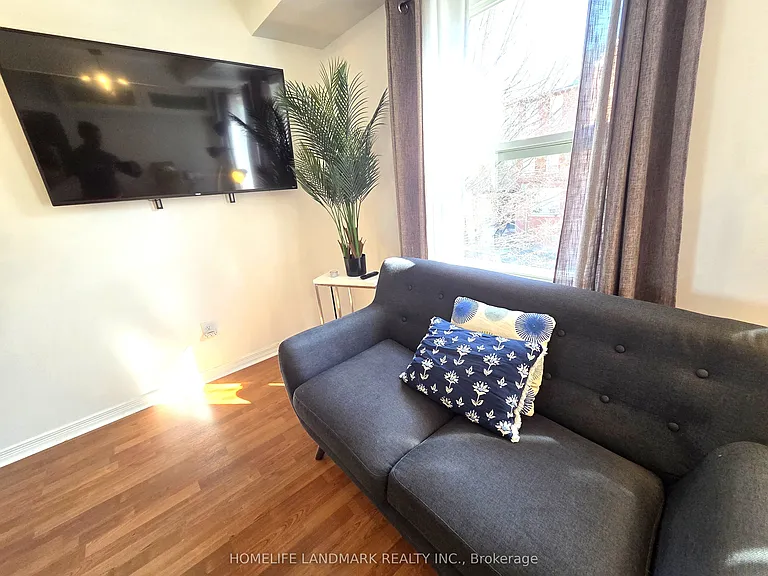 74 Munro St #2 — Photo 15