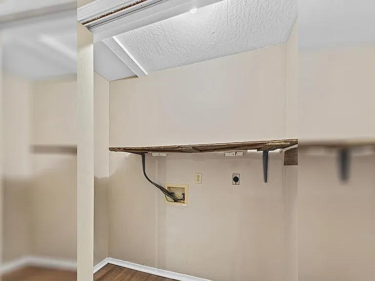 69 Hickory Knl #2 — Photo 15