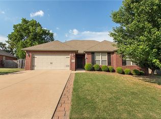 521 Sorrento Dr, Centerton, AR 72719