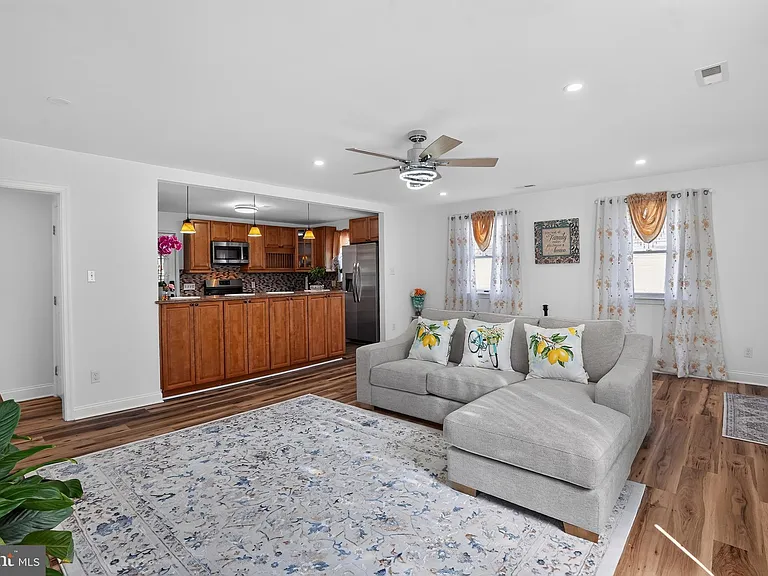 137 Walker Ln — Photo 8