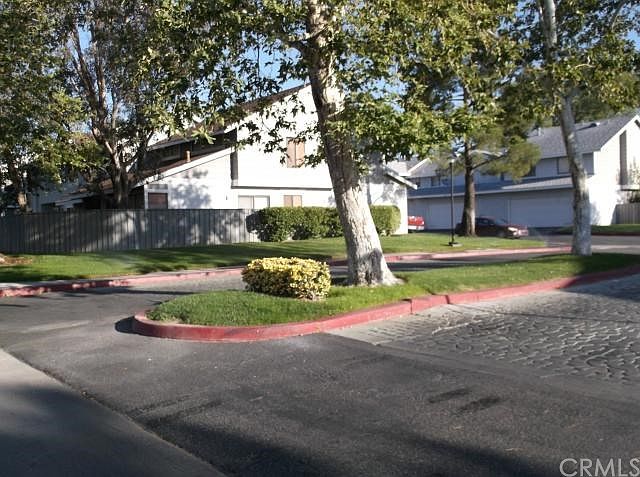 2nd image of 1380 W 48th St Unit 62