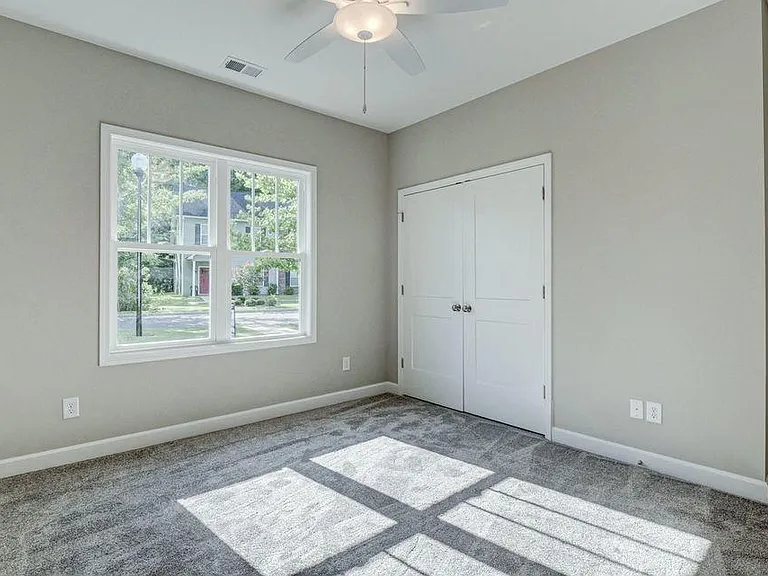 154 Lincoln Place Cir — Photo 23