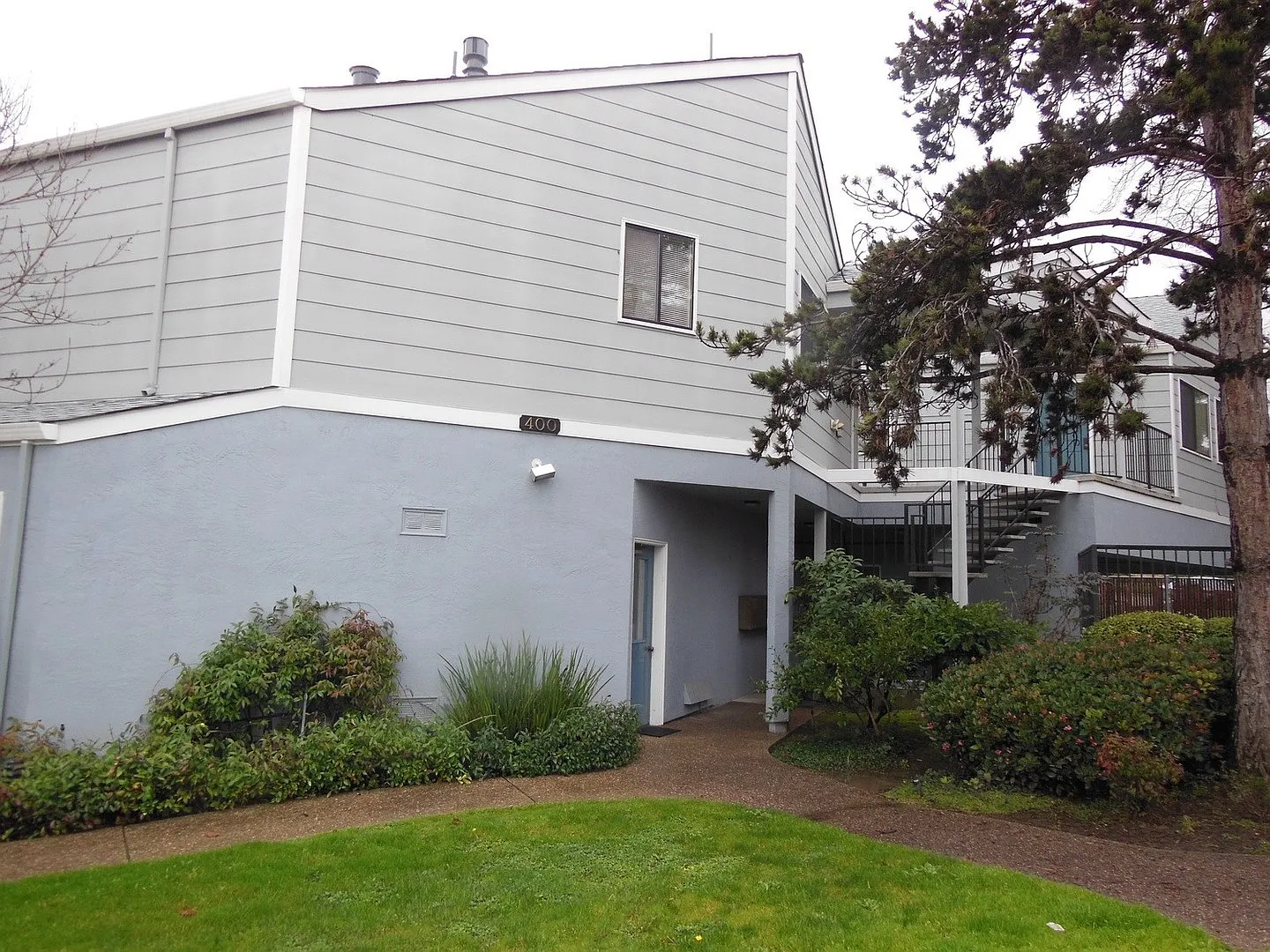 400 Laurel Street — Photo 1