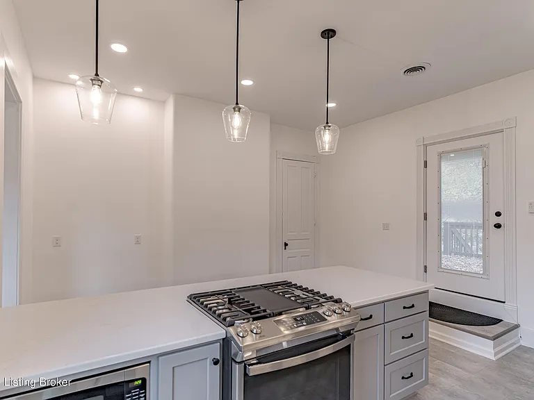 1804 Frankfort Ave #A — Photo 7