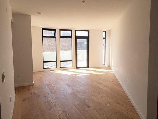 1st image of 300 Ivy St #507