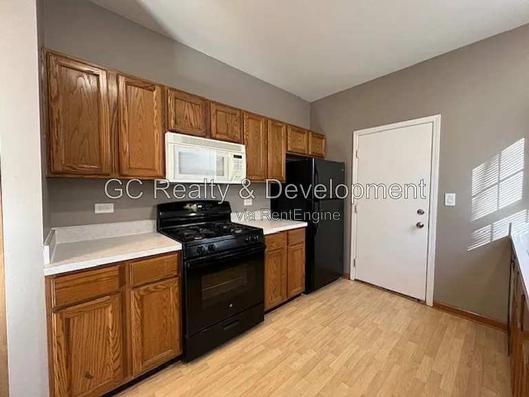 159 Shorewood Dr — Photo 5