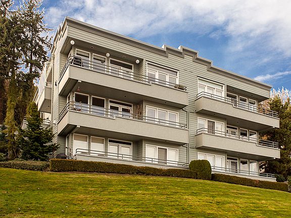 2nd image of 2349 Harbor Ave SW Unit 604