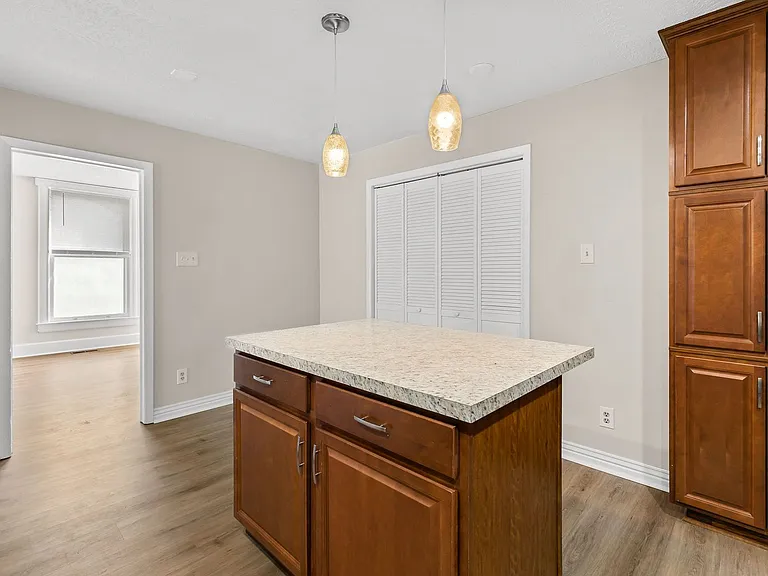 732 S Main Ave — Photo 14
