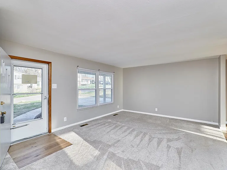 3204 Bristol Hall Dr — Photo 4