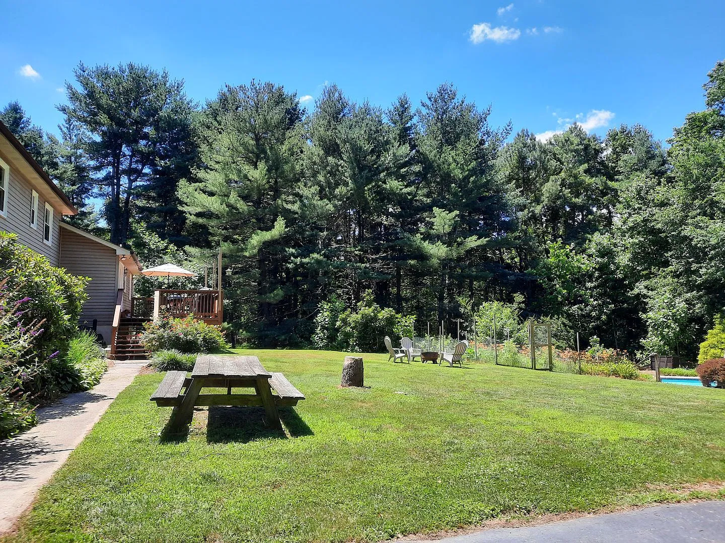 6 bed, 3.0 bath, 2750 sqft, $3,500 — Photo 2