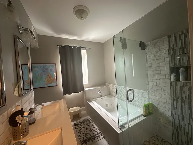 6668 Lincoln Dr — Photo 5