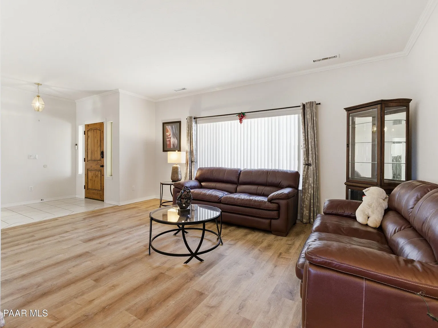 3 bed, 2.0 bath, 2289 sqft, $2,800 — Photo 3