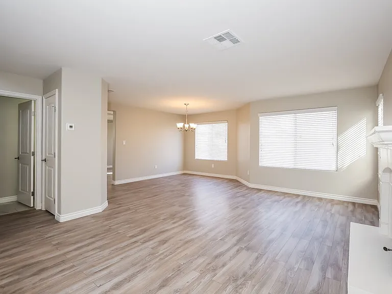 1814 La Villa Dr — Photo 6