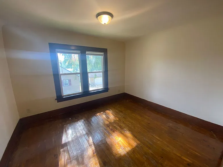 420 Elm St — Photo 6