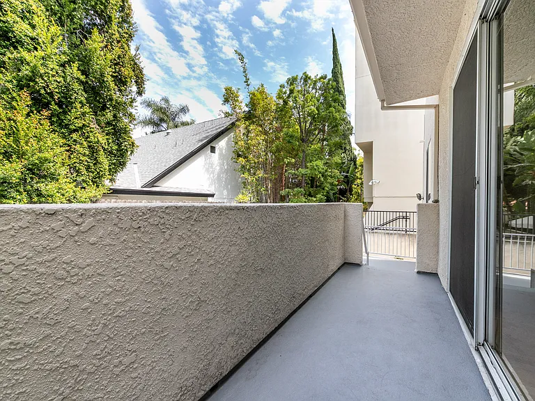 4560 Coldwater Canyon Ave #105 — Photo 18