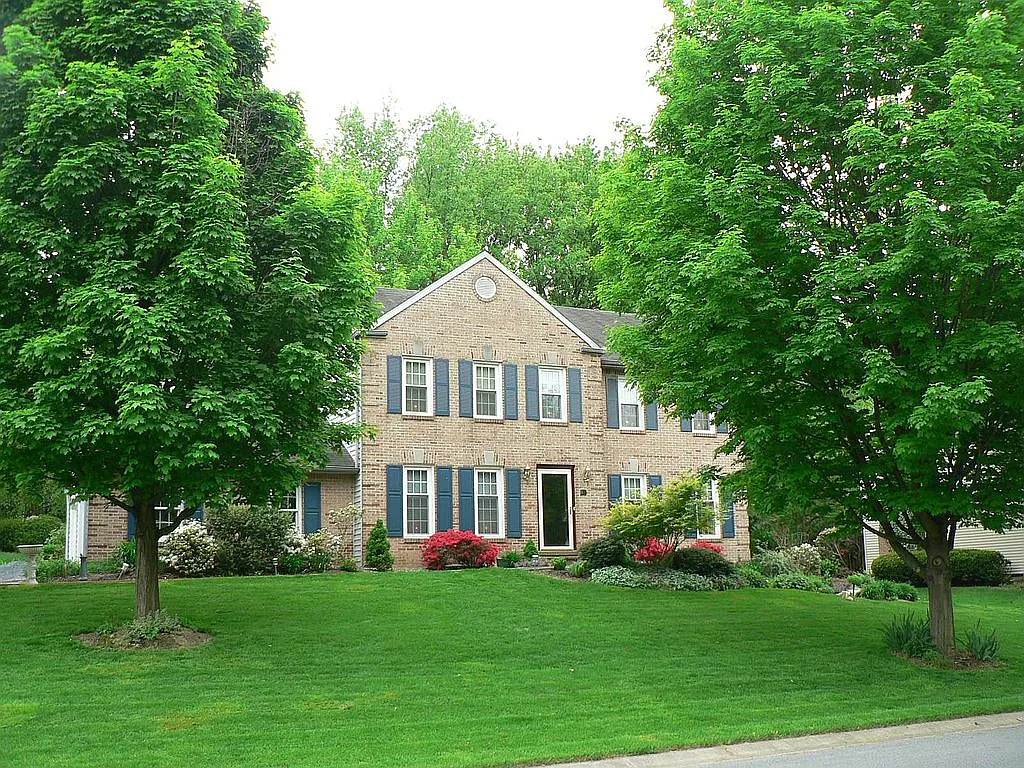 400 Cardinal Ct photo 1