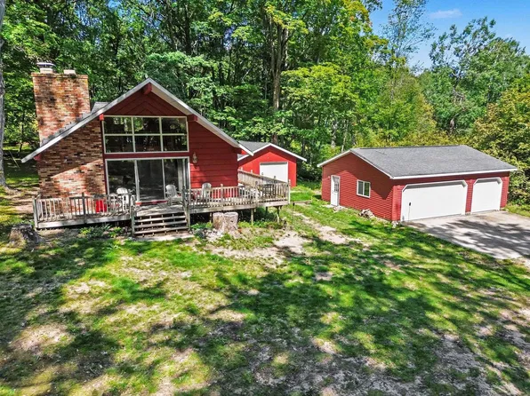 2305 Rollway Rd, Prudenville, MI 48651