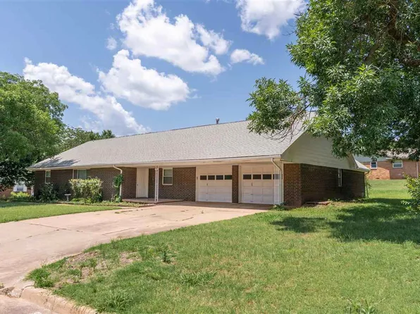 1102 W Osage Dr, Stillwater, OK 74075
