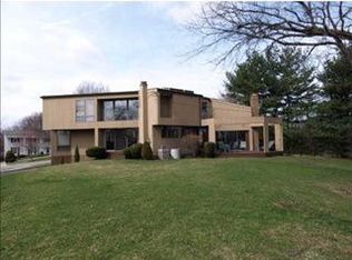 820 Ridgefield Ave, Pittsburgh, PA 15216