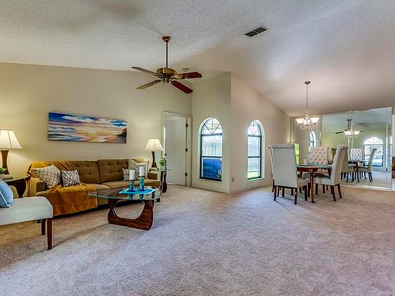 4th image of 612 Quintana Pl NE