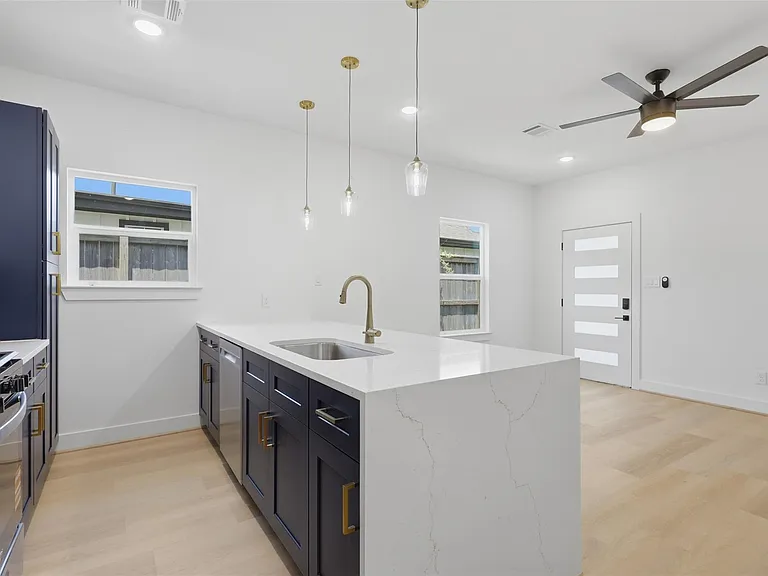 5921 Mountwood St #B — Photo 9