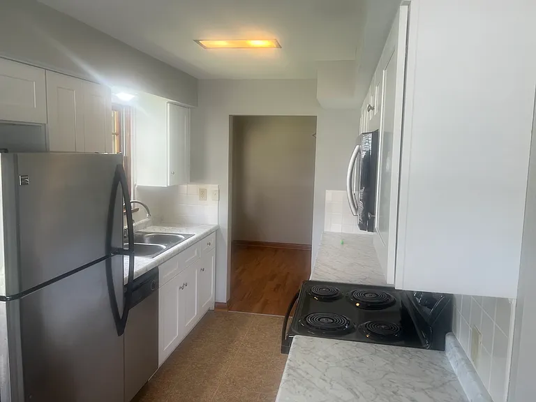740 Watkins Dr — Photo 8