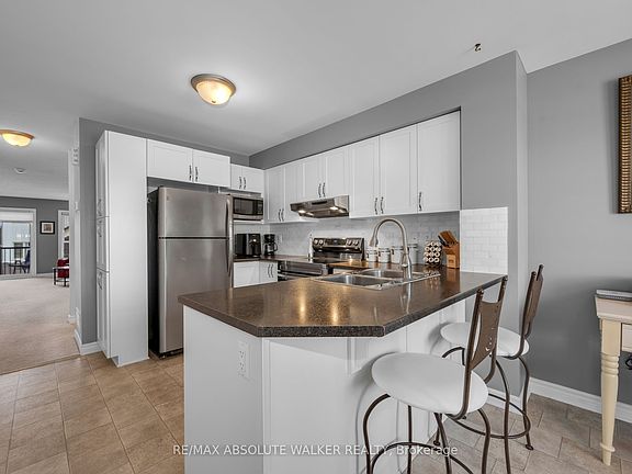 4th image of 2414 Esprit Dr