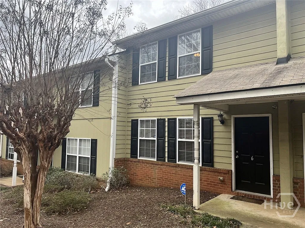 2 bed, 2.5 bath, 1206 sqft, $1,400 — Photo 1