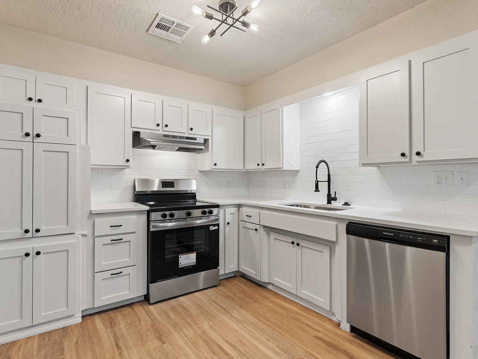4 bed, 1601 sqft, $1,500 — Photo 1