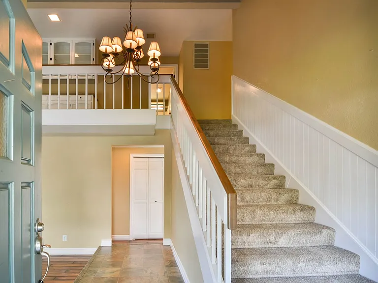1043 Tamara Cir — Photo 5