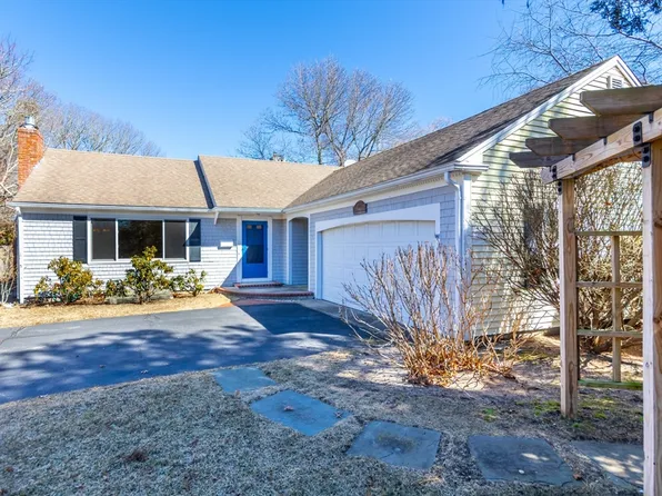 10 Snow Creek Dr, Barnstable, MA 02630