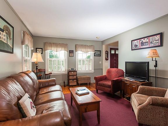 5th image of 24 Rockhill St