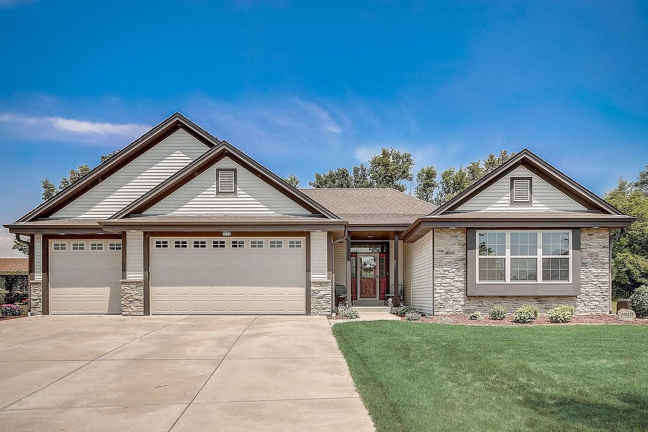 3920 East Green Meadows COURT, Oak Creek, WI 53154 Zillow