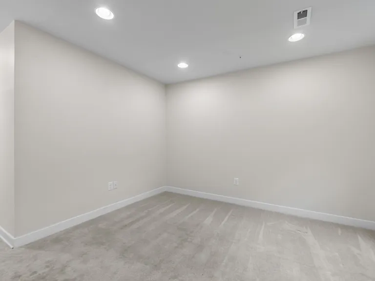 9780 Fields Rd — Photo 32