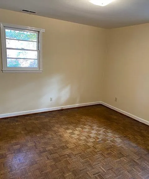 126 Gayle St — Photo 7
