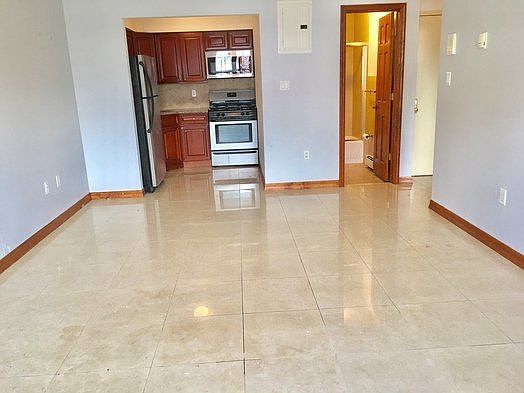 2nd image of 2630 30th St #3