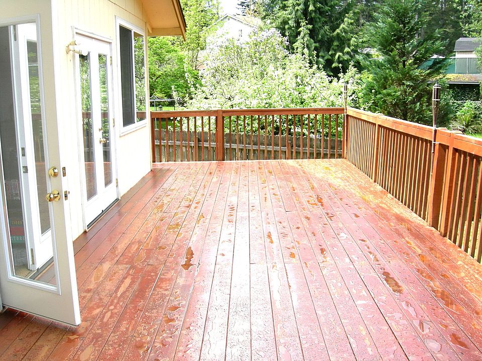 Large Deck; w/french doors to master & livingroom