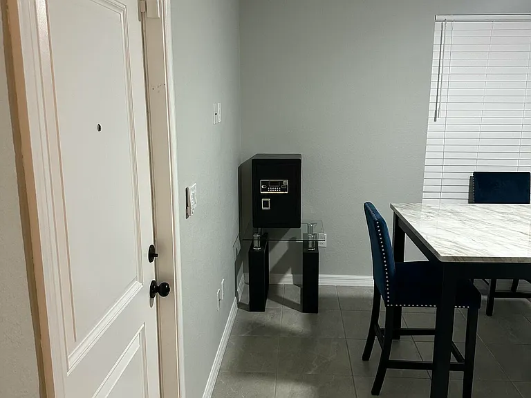545 SW Duval Ave — Photo 6